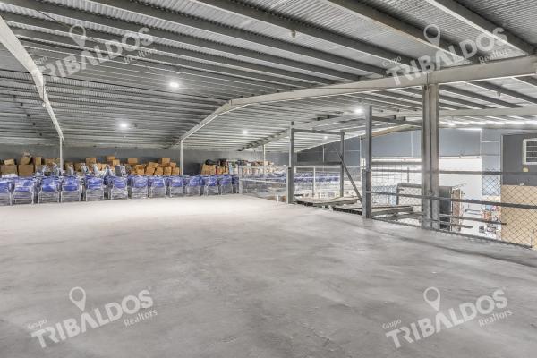 Venta de galera con mezzanine en pacora