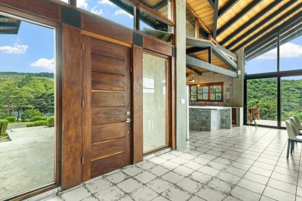 Santa fe high-quality mountain house with pool