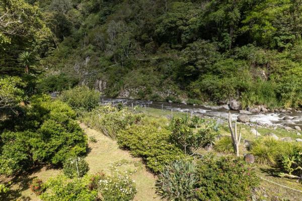 Finca frente al río bambito en venta | volcán panamá