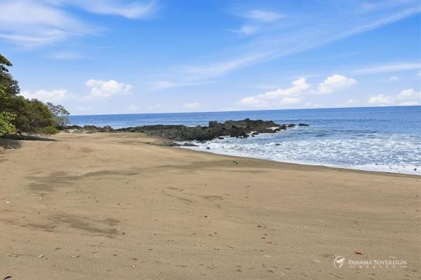 Costa pedasí beachfront lot – 35m premium frontage