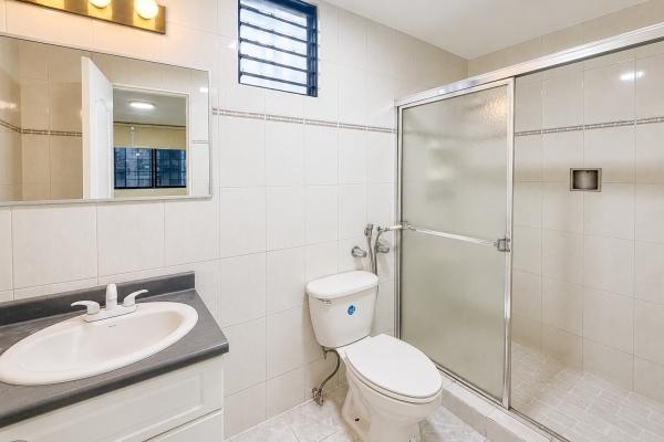 Alquiler de apartamento con vista al mar en rocamar, ave. balboa