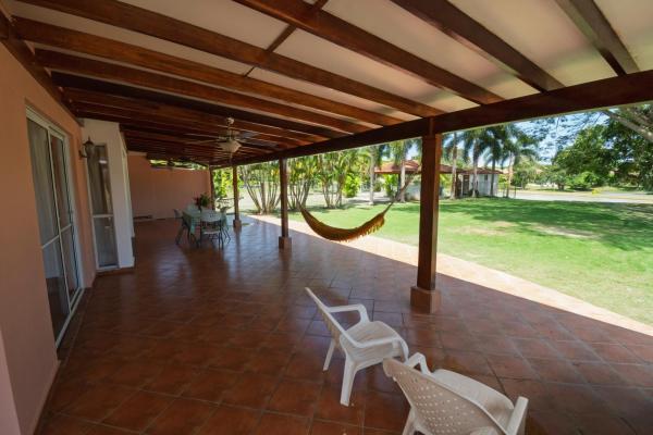 Casa adosada de 4 habitaciones en costa blanca