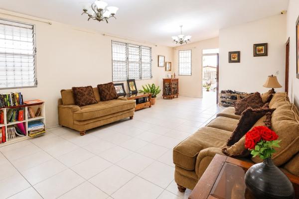 House for sale in brisas del golf