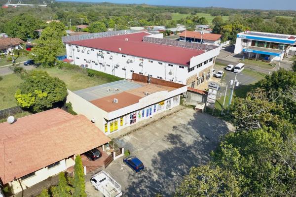 Se vende locales comerciales