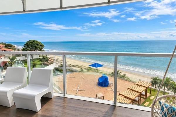 2-bedroom apartment | ocean waves | nueva gorgona