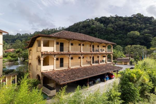 Condominio exclusivo en el tercer piso en valle escondido boquete