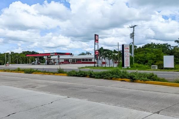 Venta de gasolinera con 2 locales comerciales en penonomé
