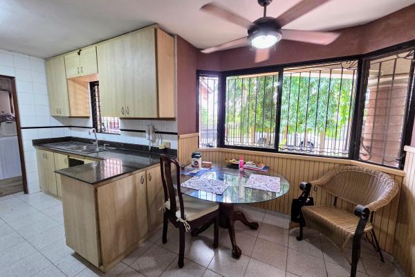 House for sale in condado del rey