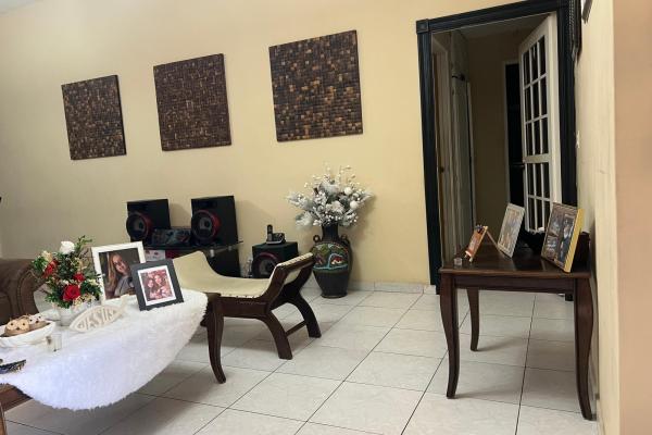 Venta casa espaciosa en brisas del golf