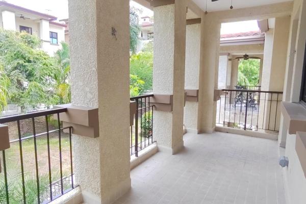 Vendo townhome en embassy club para inversionistas. generando renta.