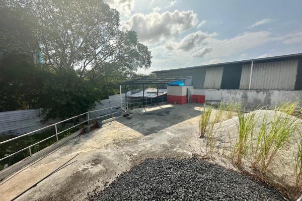 Commercial lot for sale or rent in linda vista
