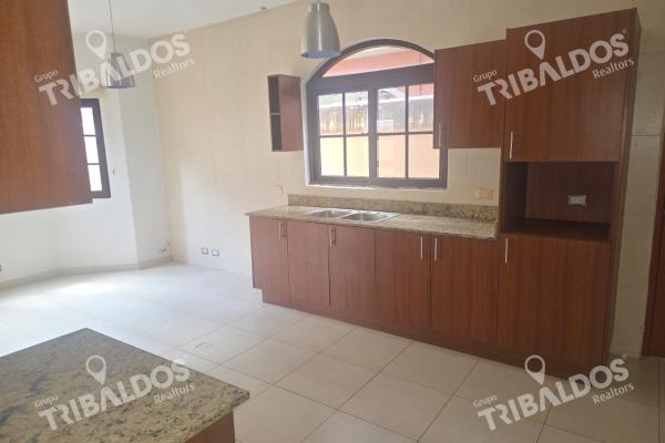Sale of house in el doral