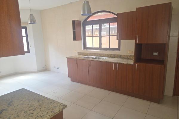Vendo casa en exclusivo complejo el doral, costa sur