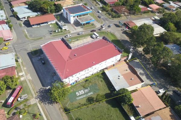 Se vende locales comerciales
