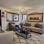 Sale of family house in ph sunset hills, costa verde