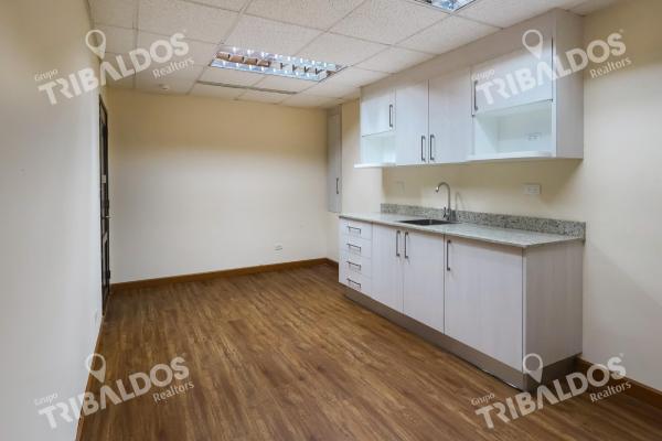 Oficina corporativa lista para ocupar en calle 50