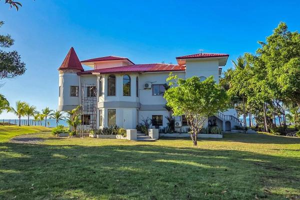 Finca frente al mar en 1,5 hectáreas en playa nanzal