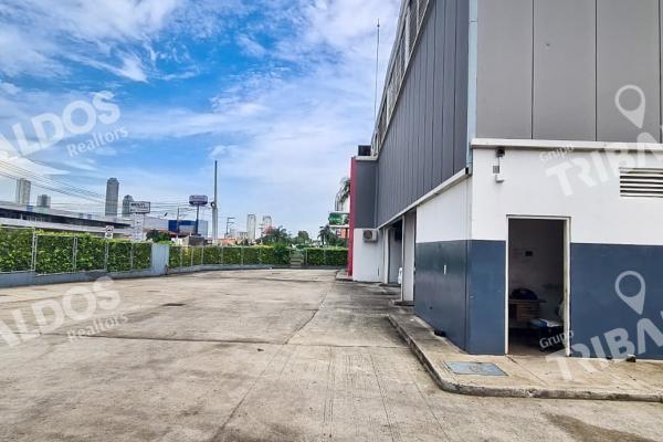 Venta de edificio comercial en santa maría