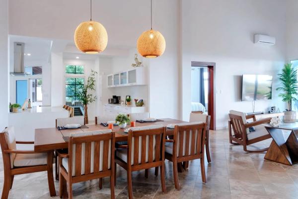 Beachfront mansion with pool in la barqueta