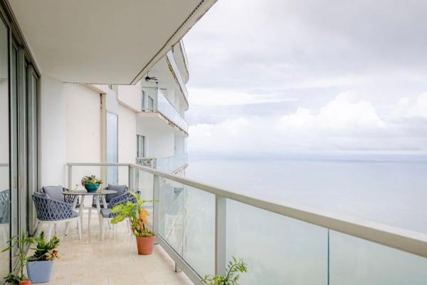 Penthouse en venta con vista al mar y ciudad toc