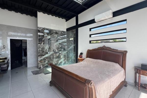 Modern villa, 3 independent guest house and views