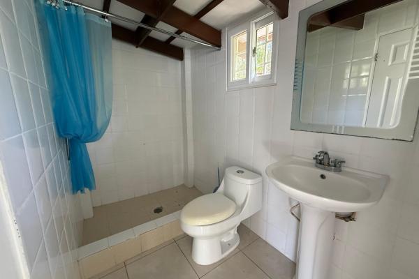 Casa para venta en el corazón de coronado!