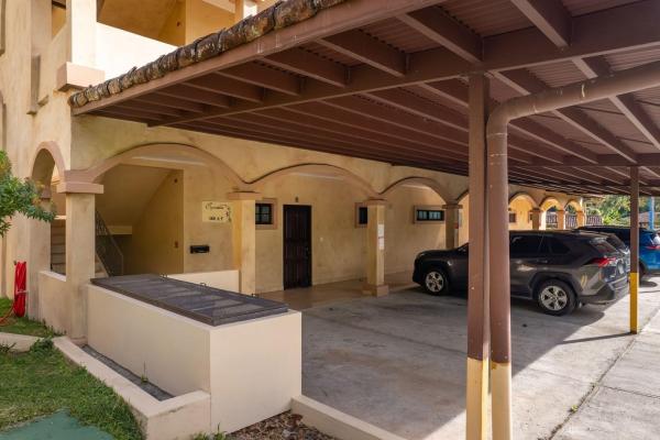Condominio exclusivo en el tercer piso en valle escondido boquete