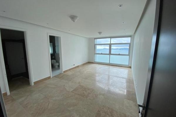 Q tower, en punta pacifica