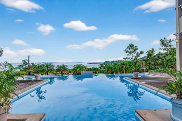 Ocean view villa with 6 apartments and pool