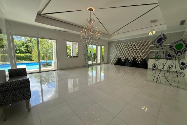 Sale of house in santa maria