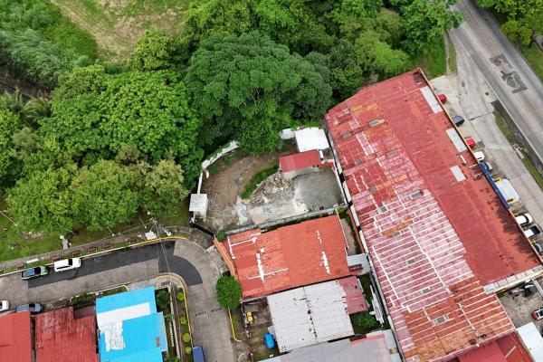 Commercial lot for sale or rent in linda vista