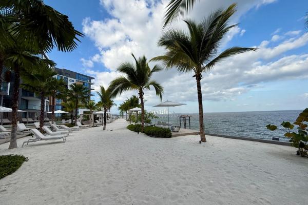 Sale or rent apt in ocean reef
