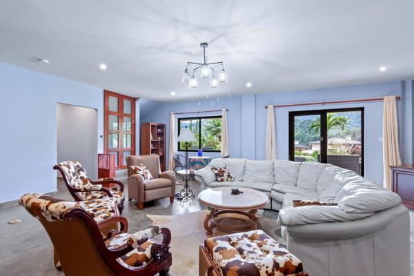 Elegant 4-bedroom furnished estate in boquete