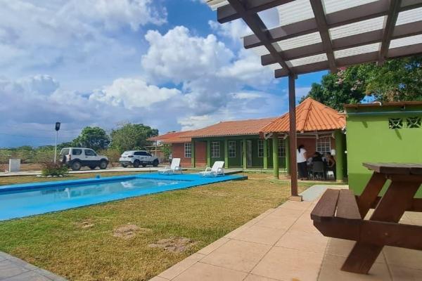 House with pool large lot nueva gorgona panama