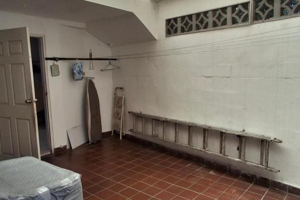 House in la loma with a large patio