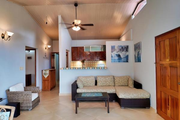 Beautiful house for sale -higlands altos del maria