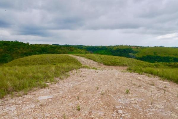 7.5 hectares land, ocean and mountains views