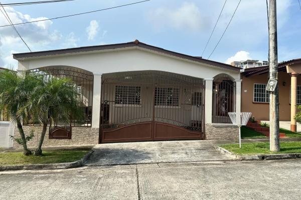 Se vende casa en brisas del golf