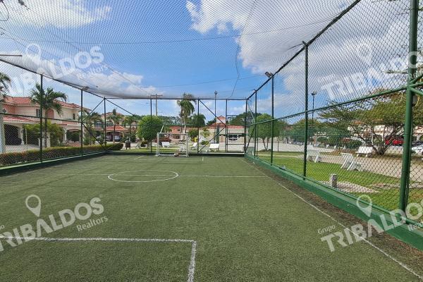 Venta de casa en villa valencia, costa sur con paneles solares