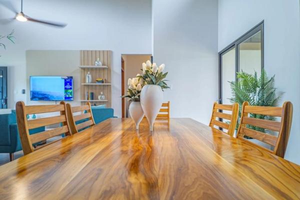Casa contemporánea con vistas a la montaña en palmira