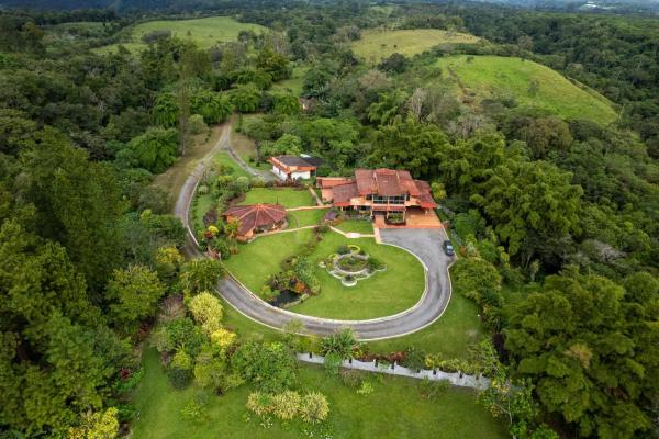 Finca de inversión en las tierras altas con concesión de aguas poco comunes
