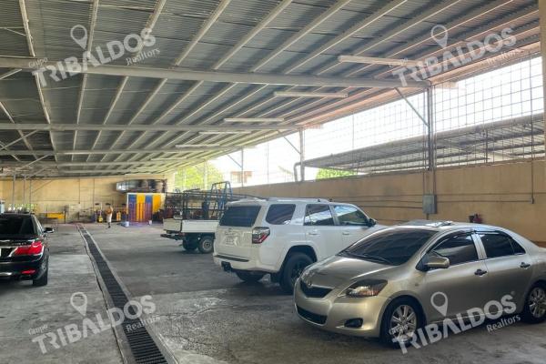 Terreno con galera en parque lefevre
