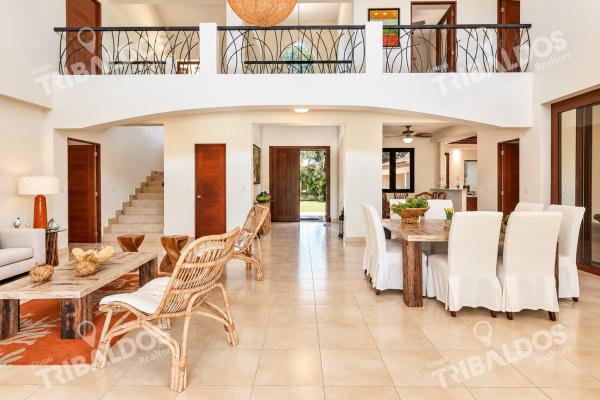 Venta de casa en buenaventura con 8 recámaras, piscina y jacuzzi