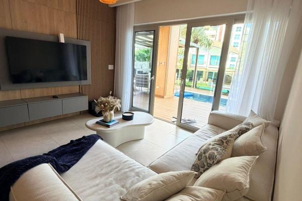 Ground floor apartment in playa escondida, colón