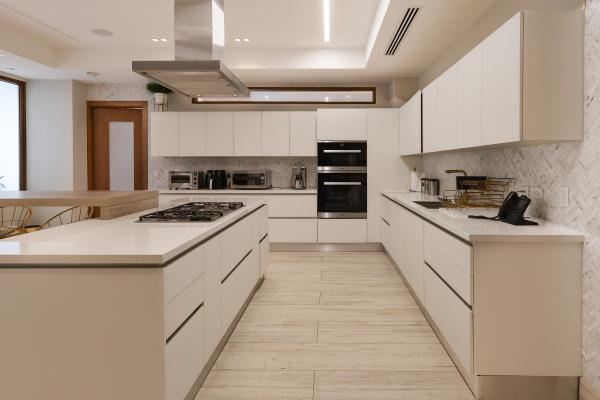 Venta de casa moderna en costa del este, balmoral