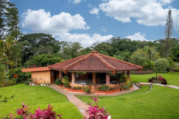 Finca de inversión en las tierras altas con concesión de aguas poco comunes