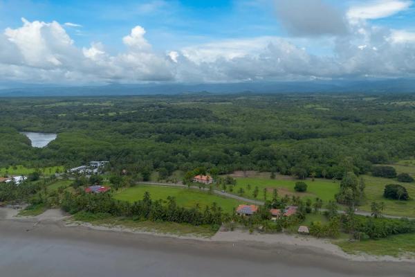 Condominio amueblado de 2 habitaciones en venta