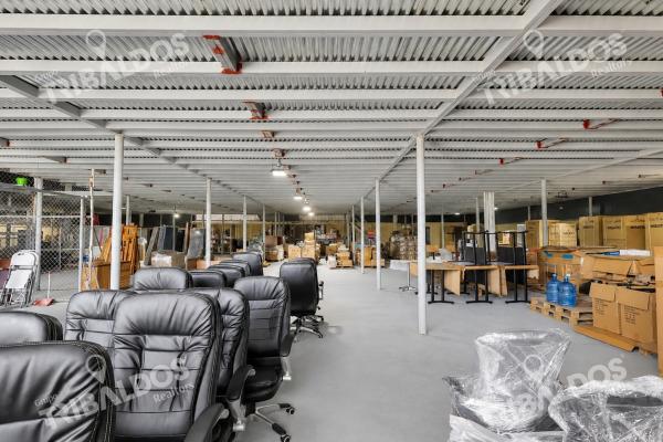 Venta de galera con mezzanine en pacora