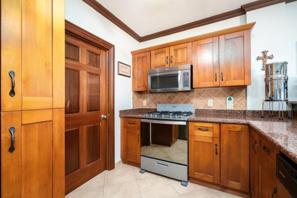Stunning townhome in boquete canyon village