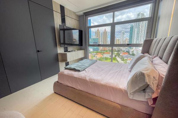 Sale of remodeled apartment in p.h q tower, punta pacifica